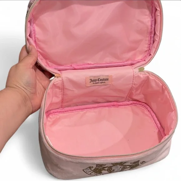 Juicy Couture cosmetic bag. - Picture 6 of 6